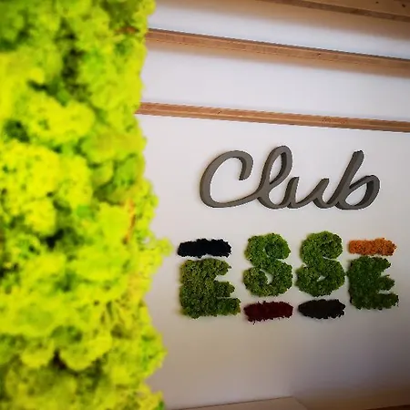 Club Hotel